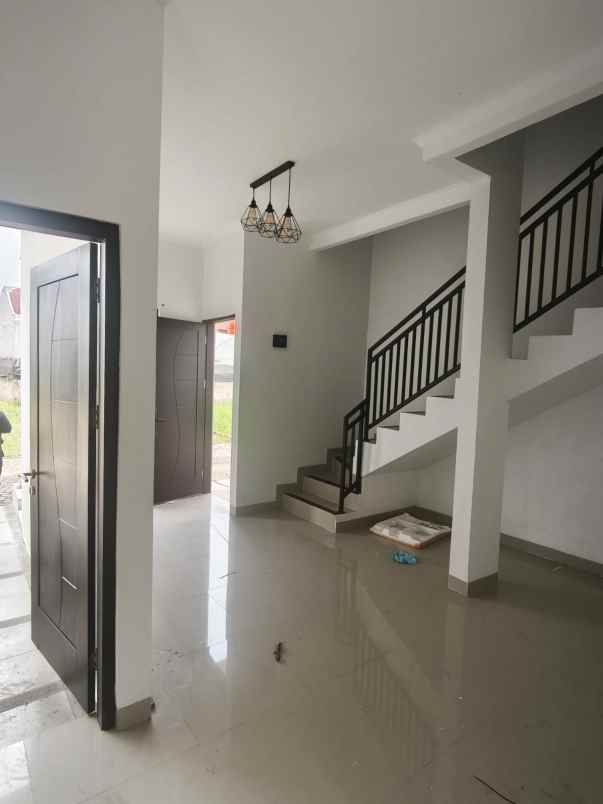 over kredit 75juta rumah 2 lt di jatiasih kota bekasi