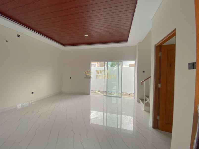 perumahan 2 lantai one gate di ngaglik dekat uii