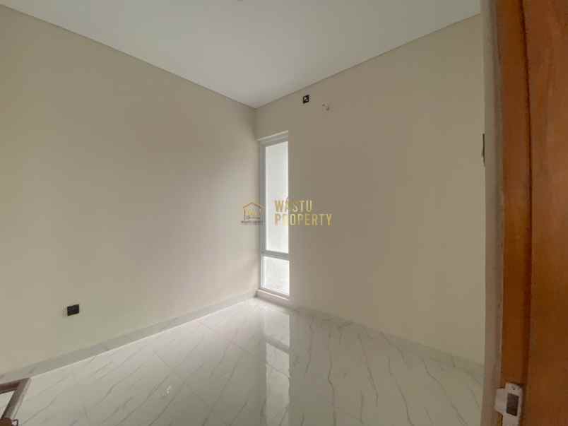 perumahan 2 lantai one gate di ngaglik dekat uii