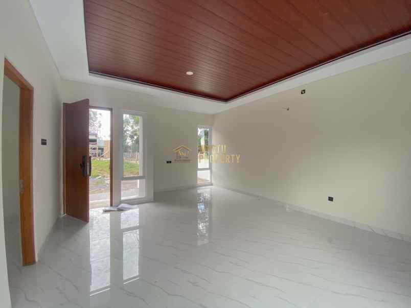 perumahan 2 lantai one gate di ngaglik dekat uii