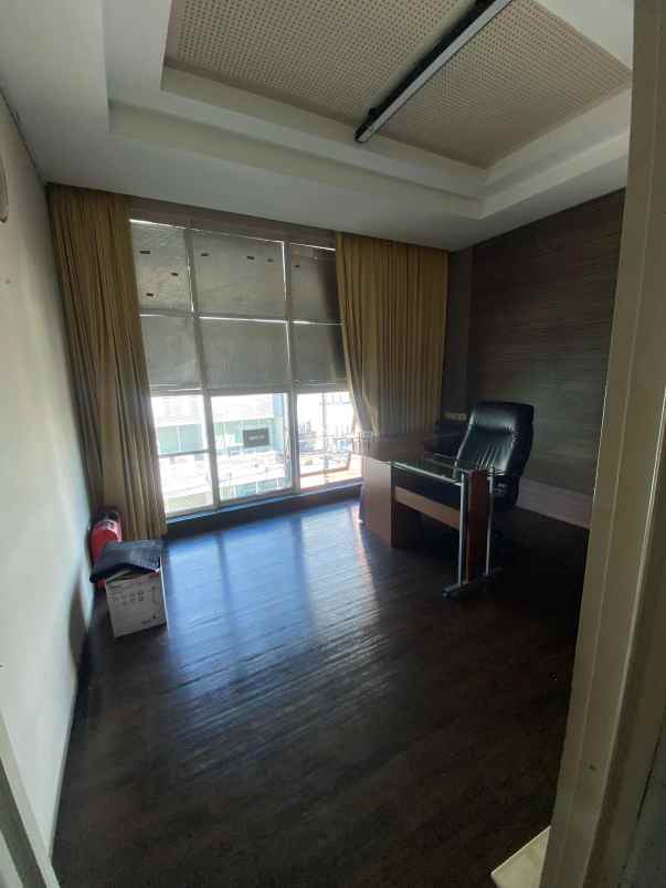 ruko 4 lantai premium manyar siap pakai tanpa renov