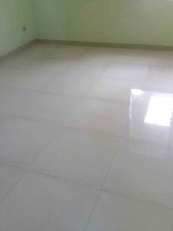 rumah 2 lantai 9x20 180m type 3kt taman modern cakung