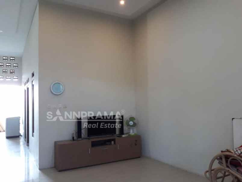 rumah 2 lantai cisauk mewah dan luas ash