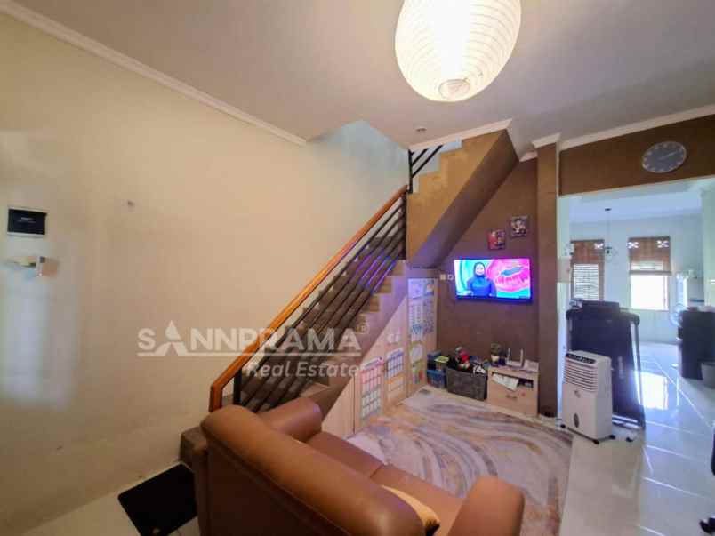 rumah 2 lantai cisauk mewah dan luas ash