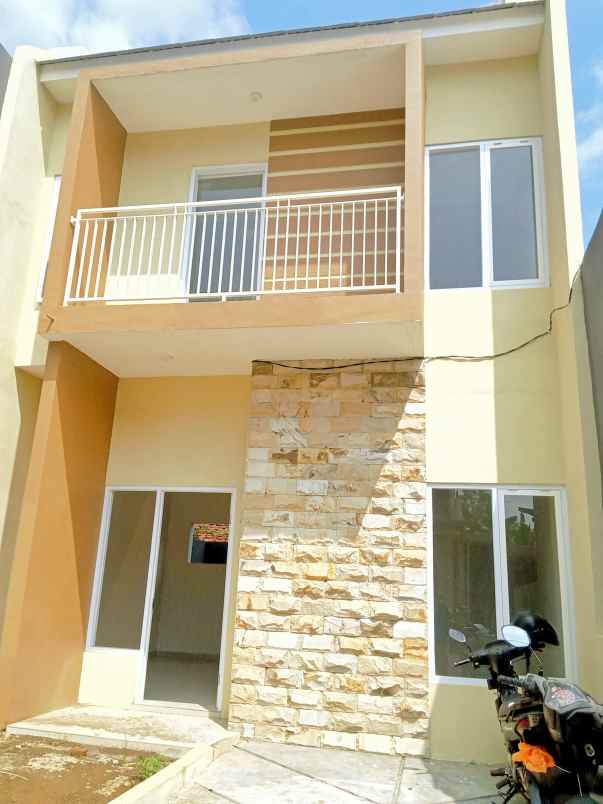 rumah 2 lantai harga 300 jutaan di kota malang