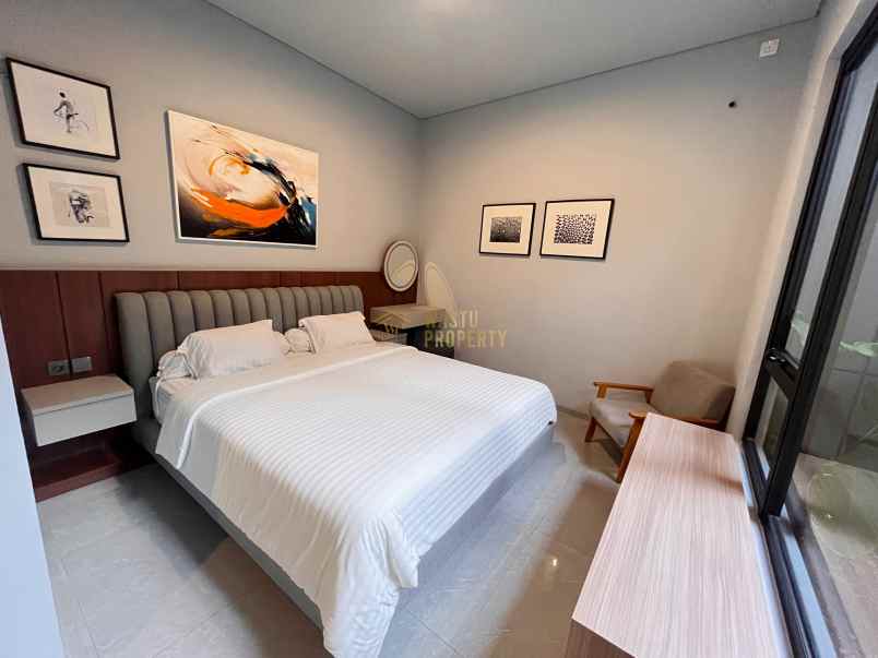 rumah 2 lantai siap huni desain elegan dekat rsa ugm