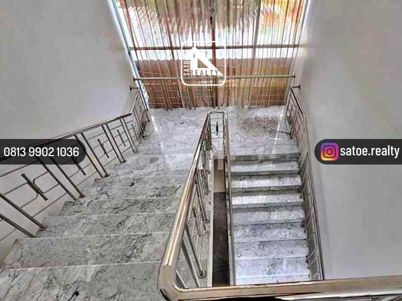 rumah 2 lantai siap huni di area premium pondok indah