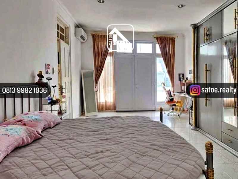 rumah 2 lantai siap huni di area premium pondok indah