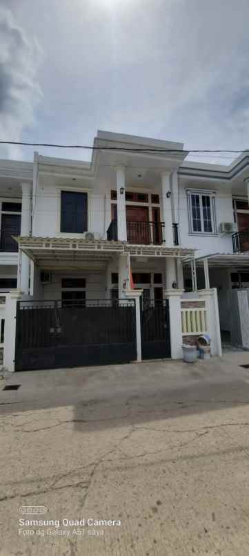 rumah 2 lantai siap huni di mustika jaya bekasi timur