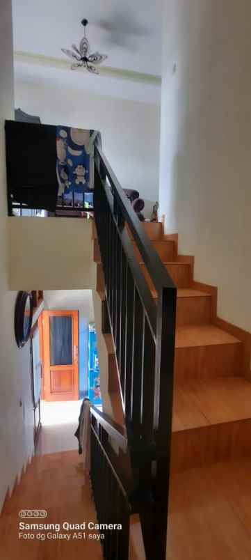 rumah 2 lantai siap huni di mustika jaya bekasi timur