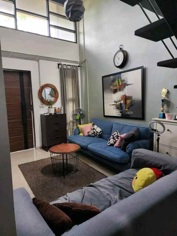 rumah 3 lantai full furnished di tangsel