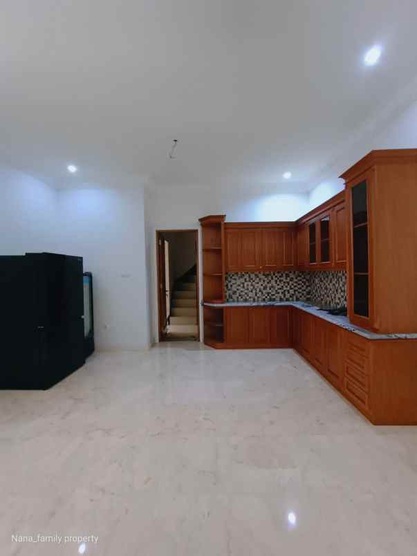 rumah 5 kamar full furnished di rempoa langsung huni