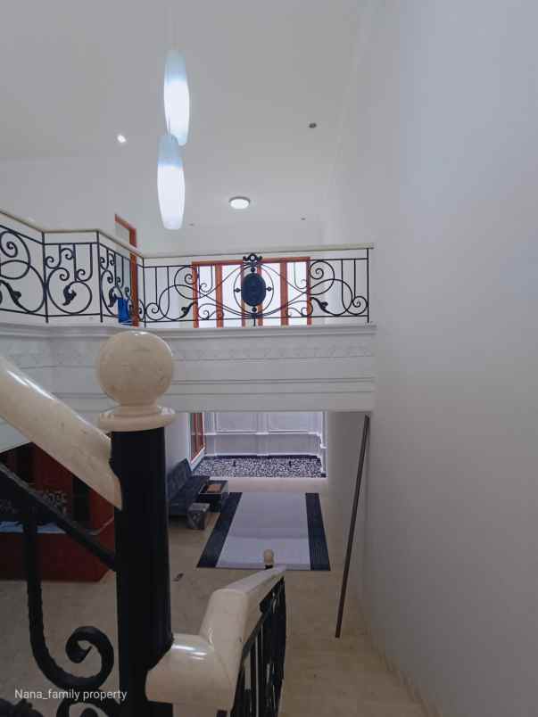 rumah 5 kamar full furnished di rempoa langsung huni