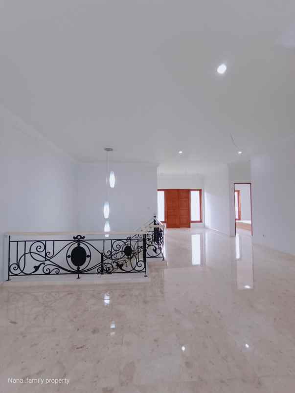 rumah 5 kamar full furnished di rempoa langsung huni