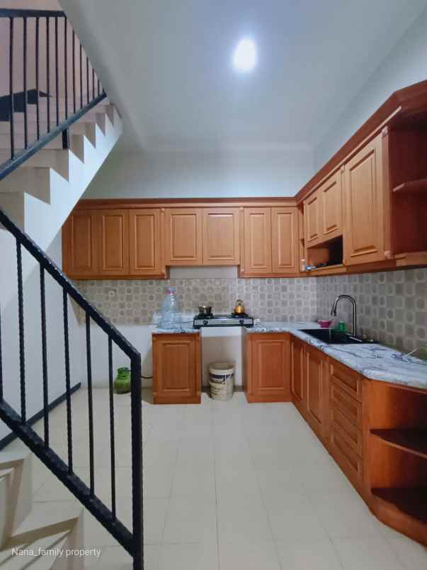 rumah 5 kamar full furnished di rempoa langsung huni