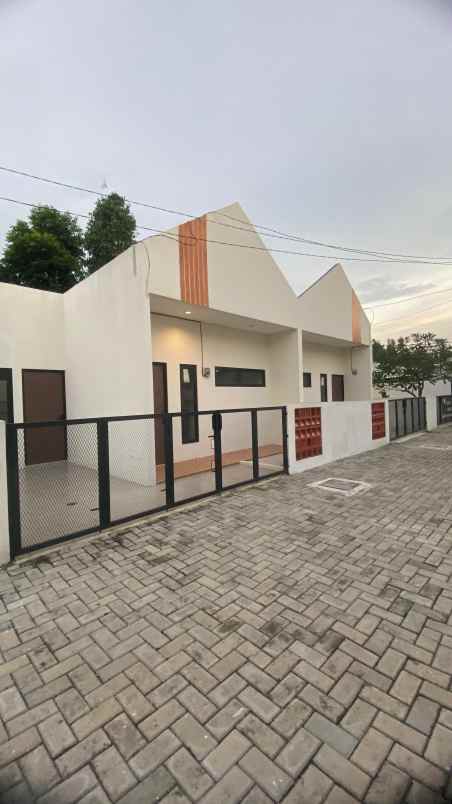 rumah asri 2 kamar tidur lingkungan aman nyaman