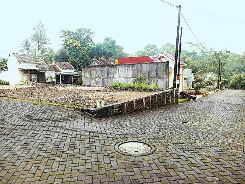 rumah ayem salatiga simple menawan