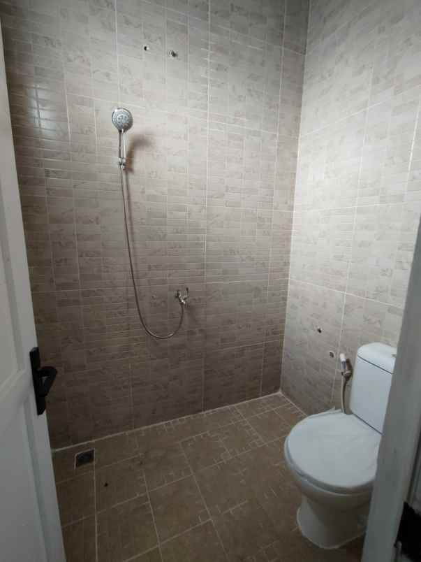 rumah bagus dp 0 di gdc cilodong depok