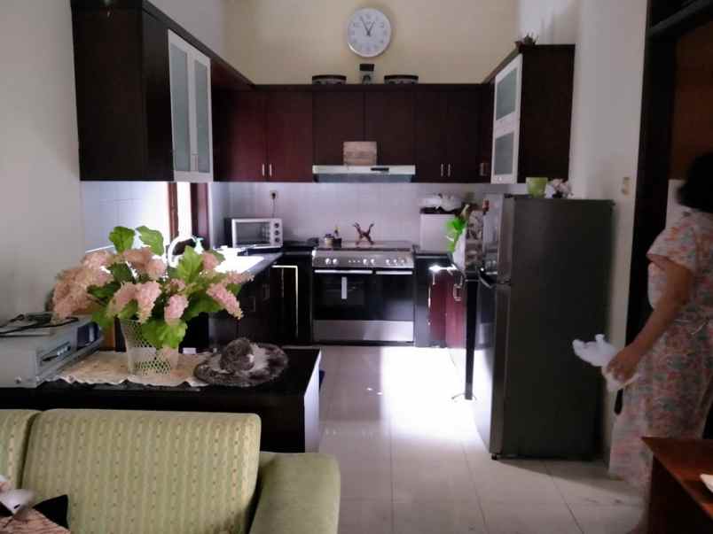 rumah bagus jl rajamantri turangga bandung