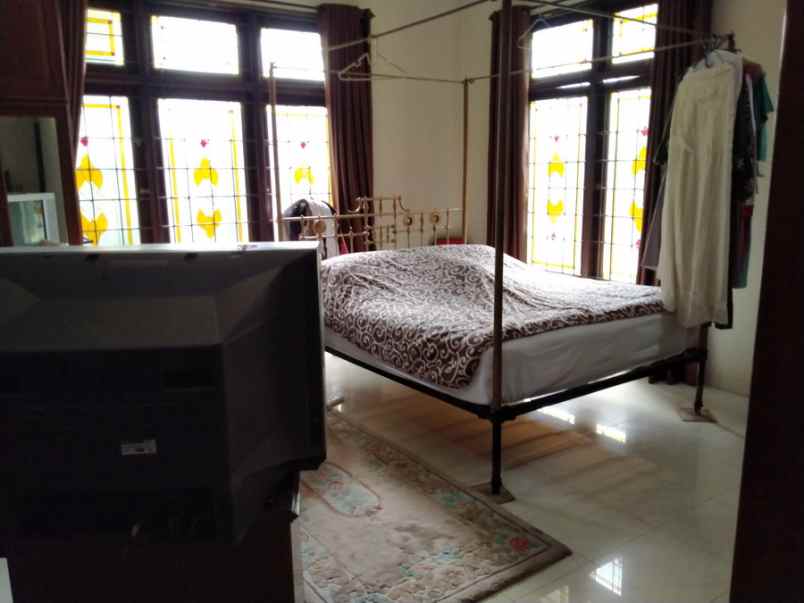 rumah bagus jl rajamantri turangga bandung