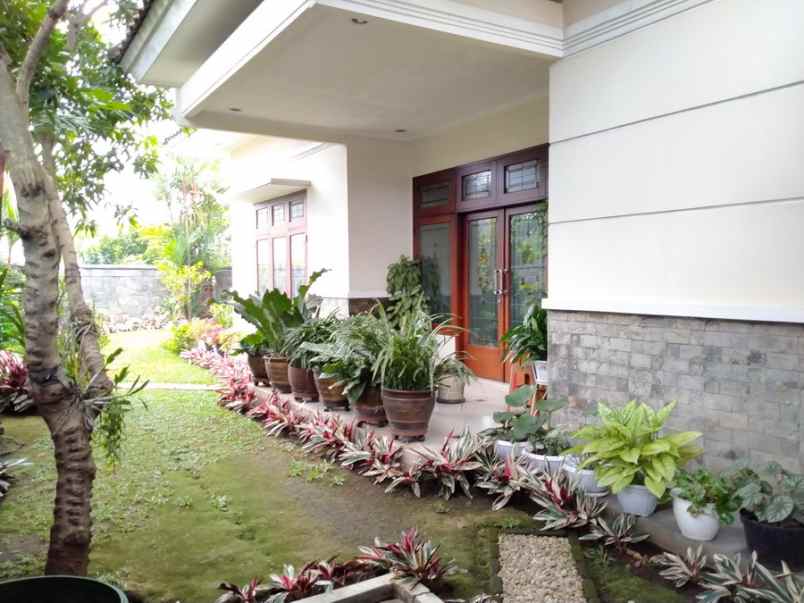 rumah bagus jl rajamantri turangga bandung
