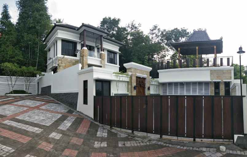 rumah bangunjiwo yogyakarta