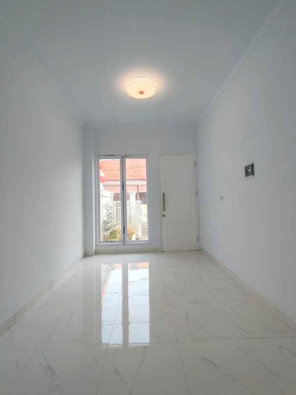 rumah baru dalam komplek di pondok kelapa jaktim