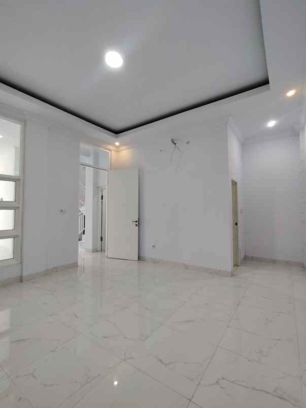 rumah baru dalam komplek di pondok kelapa jaktim