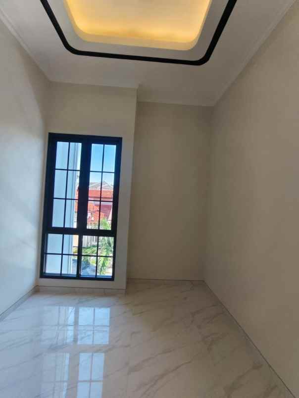 rumah baru modern lokasi manyar jaya surabaya