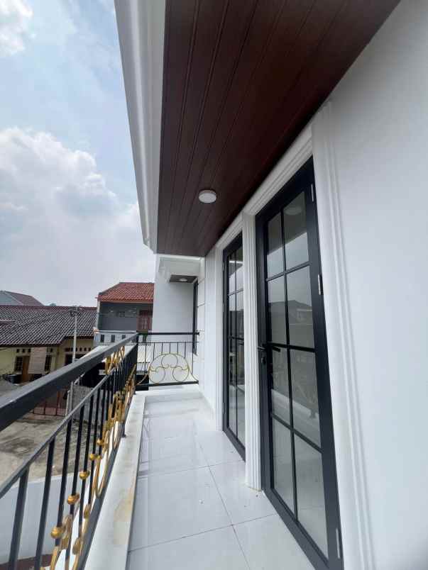 rumah baru siap huni dekat ke akses tol jatiwaringin