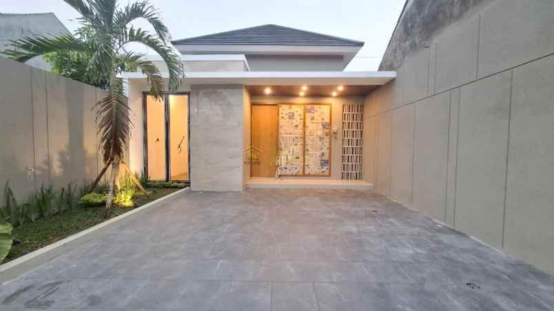 rumah cantik modern siap huni di purwomartani kalasan