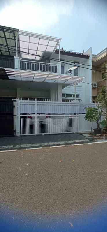 rumah dalam komplek kav marinir pondok kelapa
