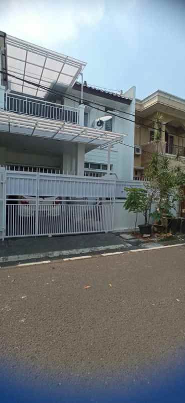 rumah dalam komplek kav marinir pondok kelapa
