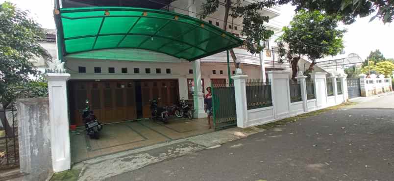 rumah dalam perumahan elit di ampera pasar minggu