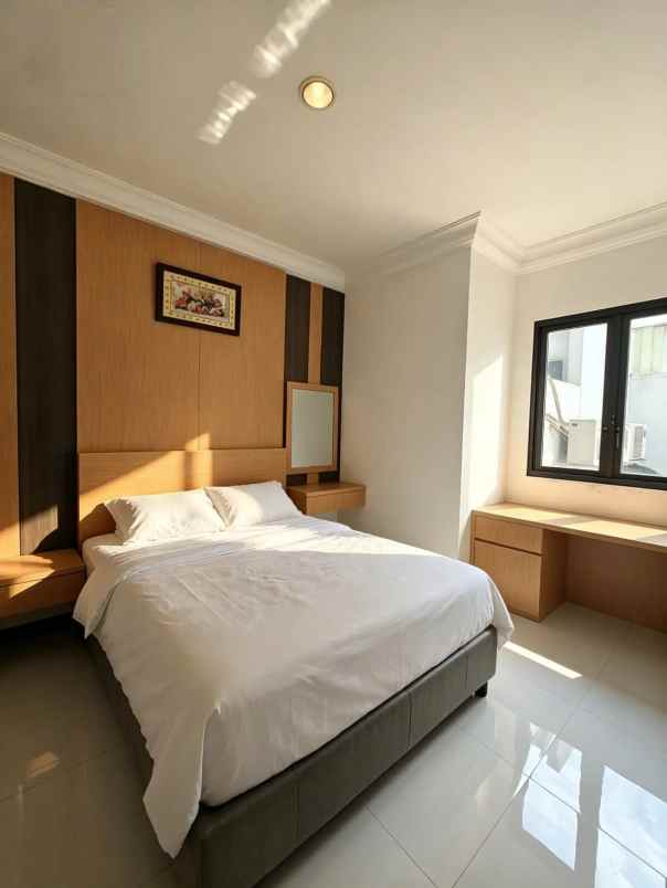 rumah di cluster elite jedaite de park bsd city