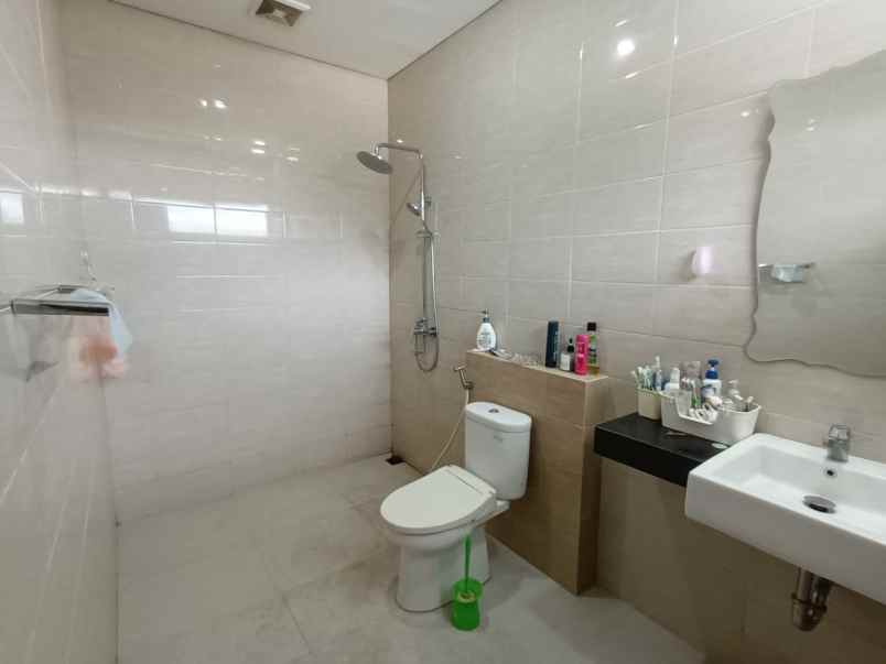 rumah di sarijadi dekat pasteur bandung