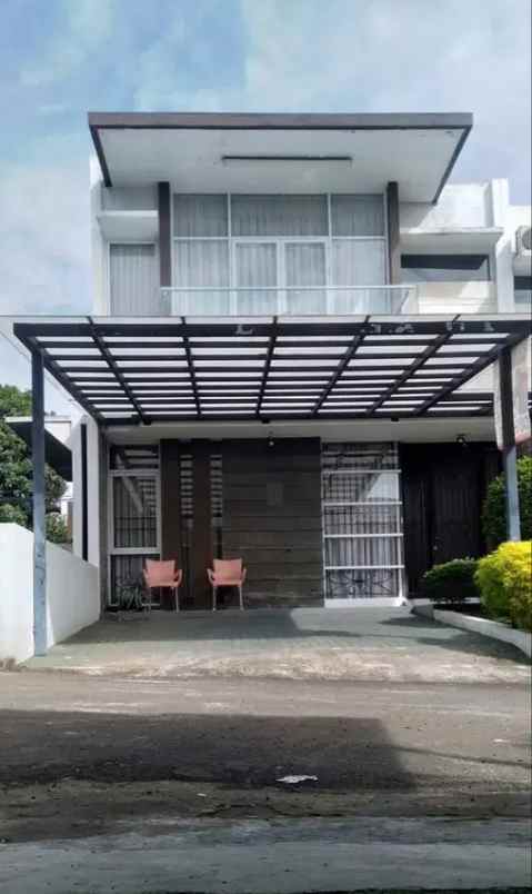 rumah di sarijadi dekat pasteur bandung