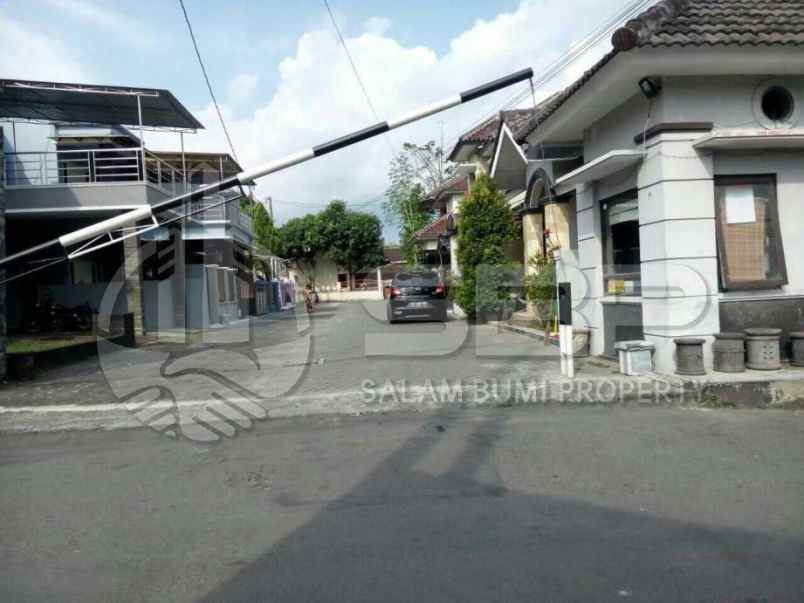 rumah fast respon wa 0813 9127