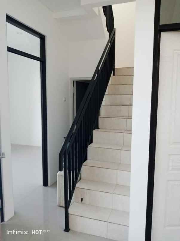 rumah jl cisasawi cihanjuang