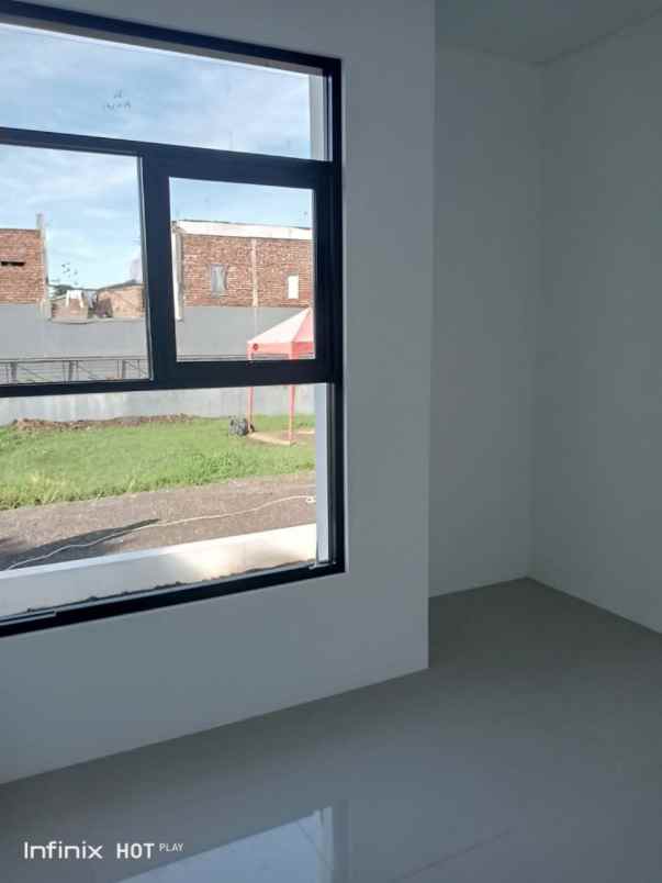 rumah jl cisasawi cihanjuang