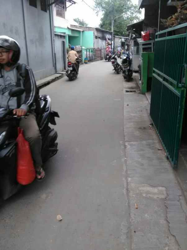 rumah jl gaga semanan rt 002