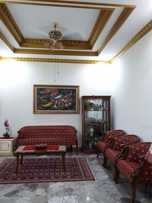 rumah jl komplek billymoon