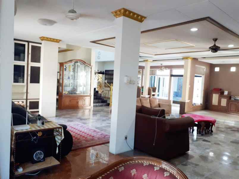 rumah jl komplek billymoon