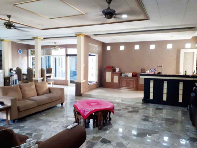 rumah jl komplek billymoon