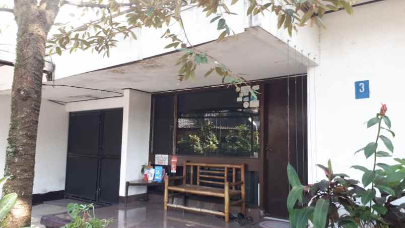 rumah lama strategis jl candrawulan turangga bandung