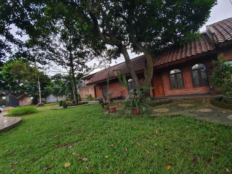 rumah lebak bulus