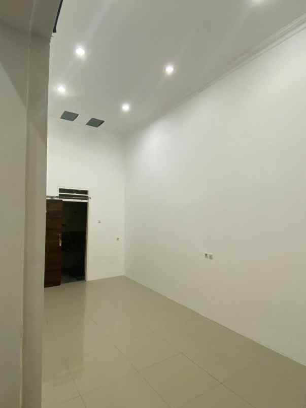 rumah manyar jaya strategis minimalis siap huni