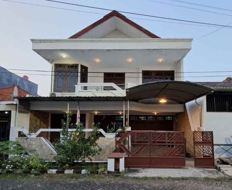 rumah manyar tirtoasri terawat siap huni