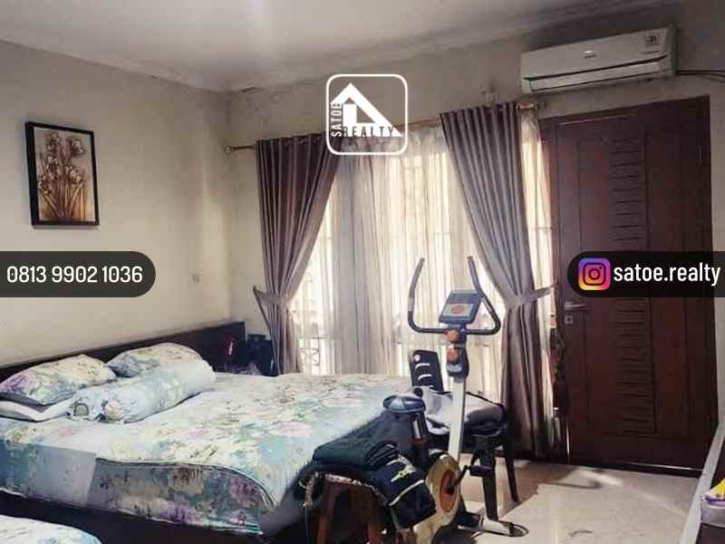rumah megah halaman luas di area jl mampang prapatan