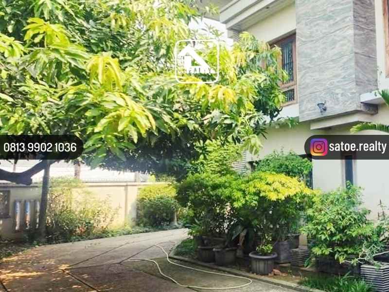 rumah megah halaman luas di area jl mampang prapatan